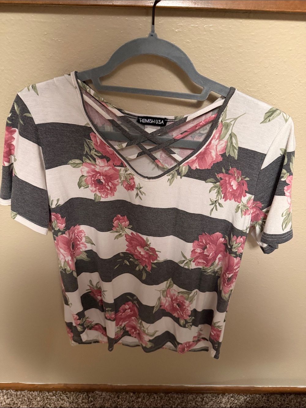 Hemish USA Gray & Pink Floral Crisscross Short Sleeve Tee